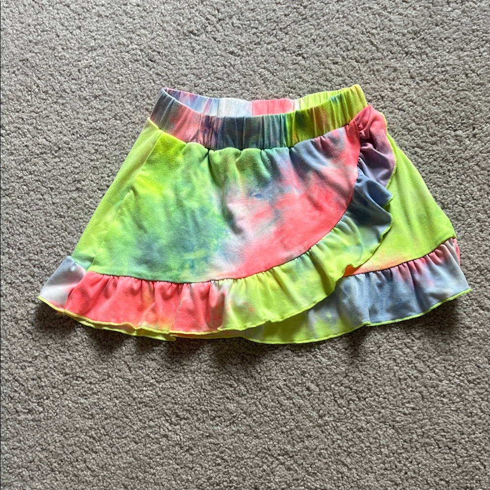 Pixielane skirt with built in shorts.  Size 6.